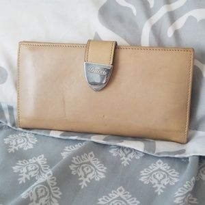 Authentic gucci wallet